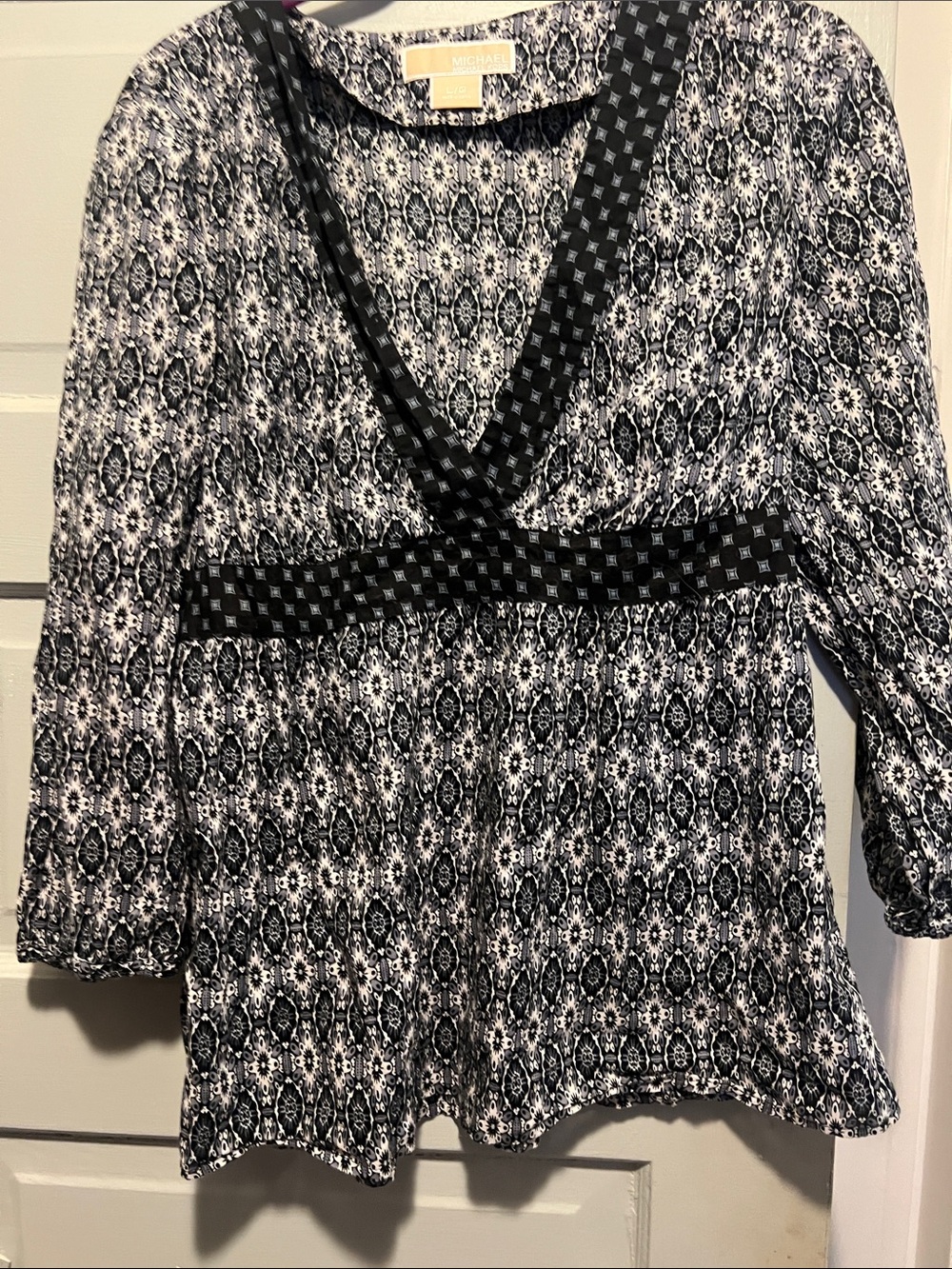 Michael Kors Blue & White Printed V-Neck Top